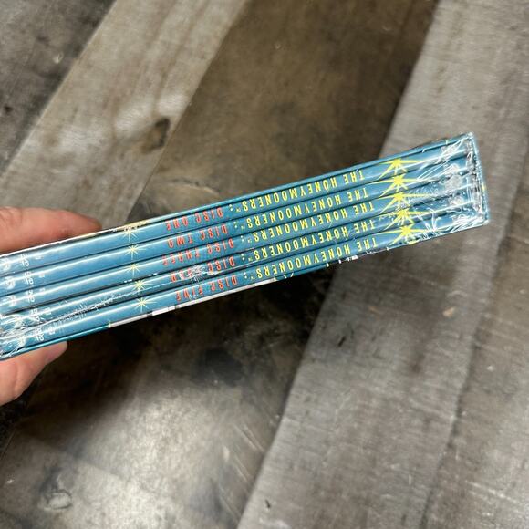 The Honeymooners - The Classic 39 Episodes DVD - new/sealed - Picture 7 of 7